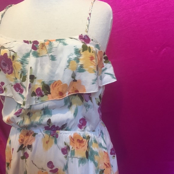 Garage size M white floral dress. Road straps. Lightly loved. With pocket - Picture 3 of 3